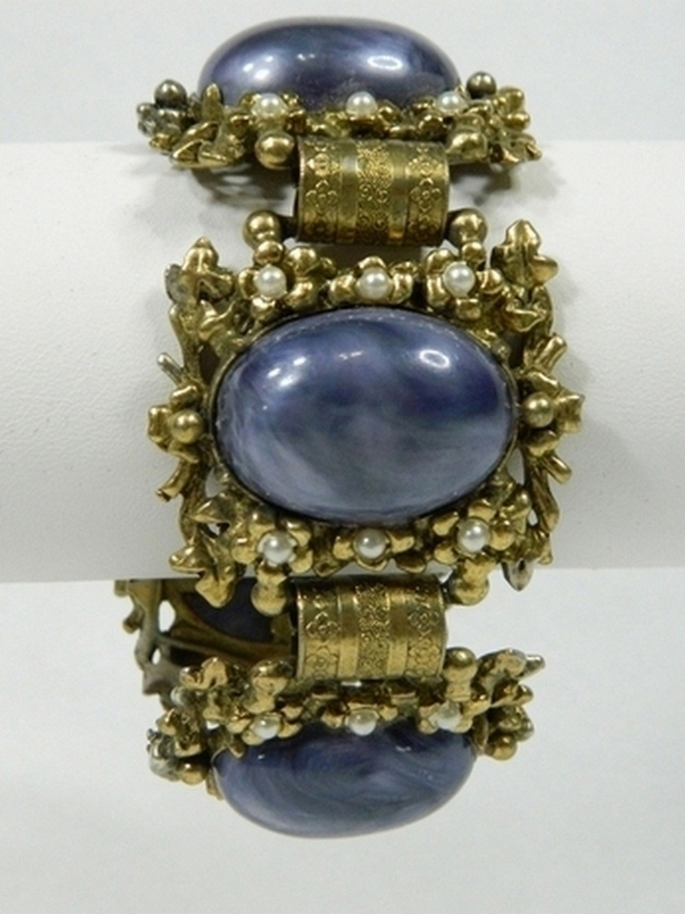 Vintage Gold-Tone Bracelet with Lavender Cabochons and Pearls